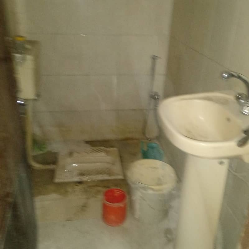 6 Bed Attached Bath House For Rent 4