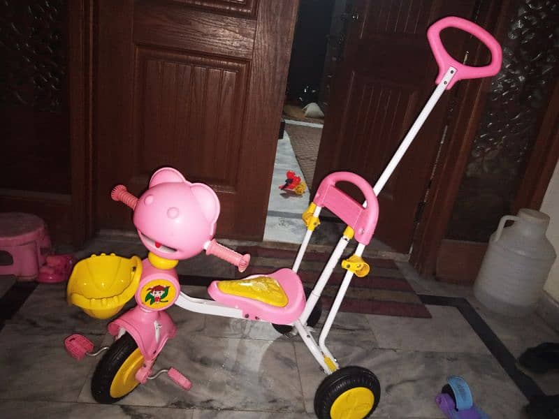 Scooty and tricycle for sale. 12k for both 4