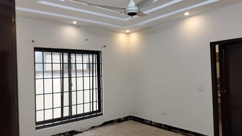 Good 8 Marla House For rent In Bahria Town - Sector C 3