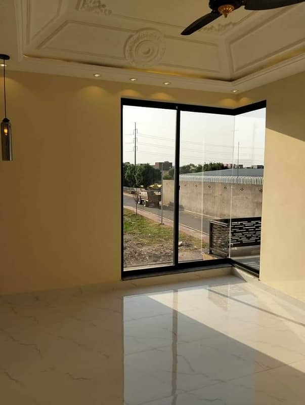 House Sized 10 Marla In Bahria Town - Sector E 2