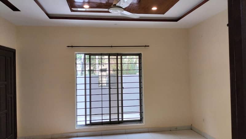 Looking For A Flat In Bahria Town - Sector E Lahore 6