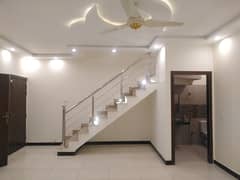 10 Marla House For sale In Islamabad 0