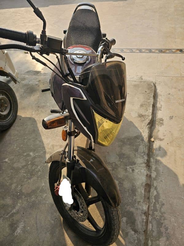 Honda CB 125F Special Edition 4