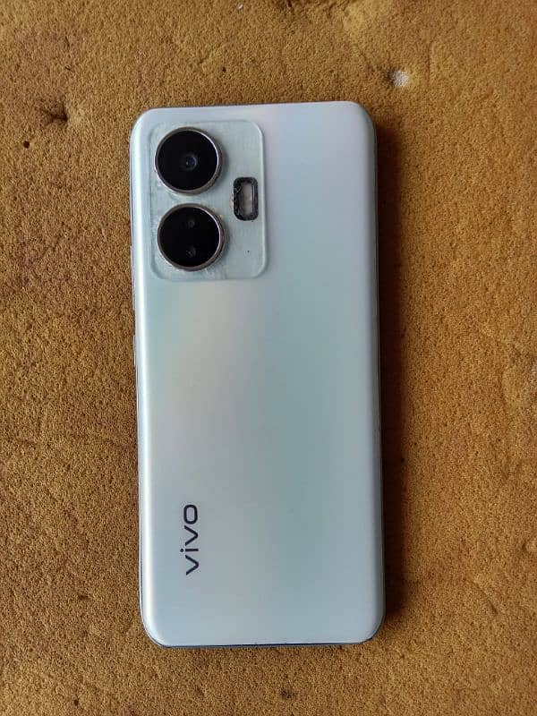 Vivo Y55 Fresh new condition Mobile Phone 1