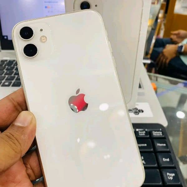 Apple iphone 11 03221122960 1