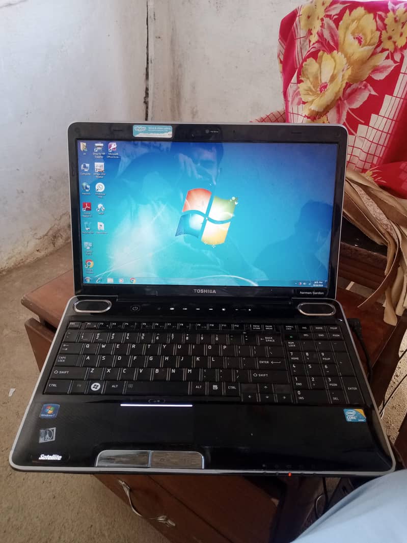 Toshiba core 2dou laptop 0