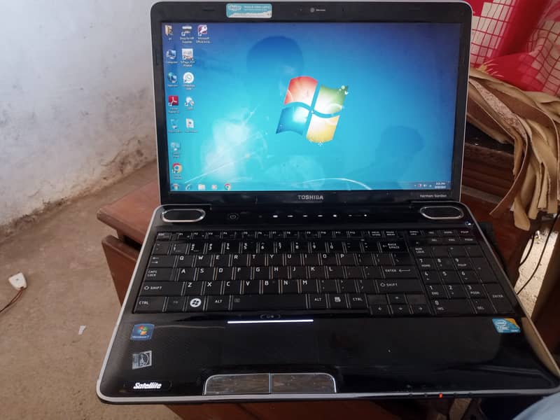 Toshiba core 2dou laptop 3