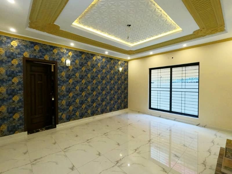 One Kanal Double Storey Facing Park Luxurious House With Luxurious Accessories In Marghzar Prime Location 17