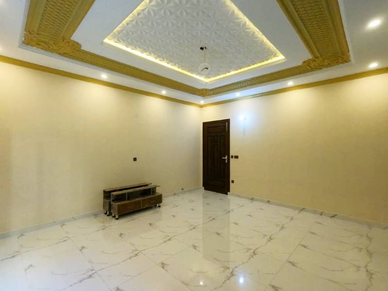 One Kanal Double Storey Facing Park Luxurious House With Luxurious Accessories In Marghzar Prime Location 18