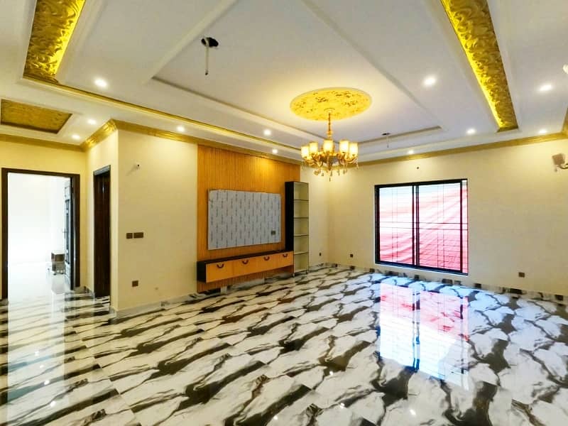 One Kanal Double Storey Facing Park Luxurious House With Luxurious Accessories In Marghzar Prime Location 21