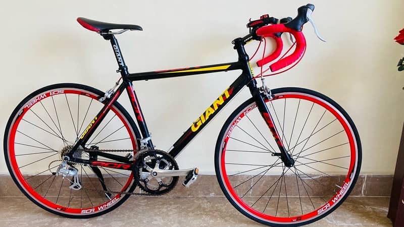 giant scr 2 professional road bicycle for sale just like brand new 2