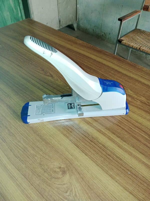 Stapler for binding 1