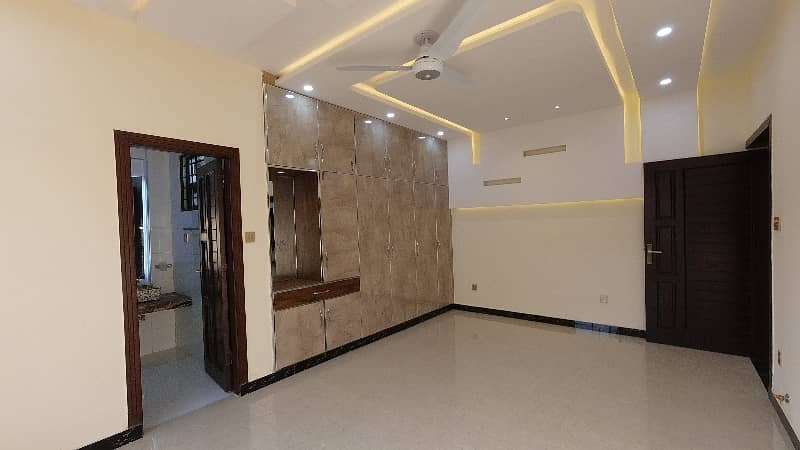 1000 Square Feet House In D-12 Is Best Option 4