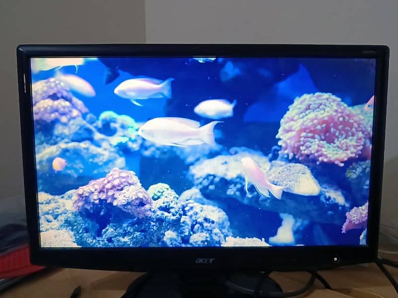 Acer 24 inch LCD with touch buttons, in good condition. 1