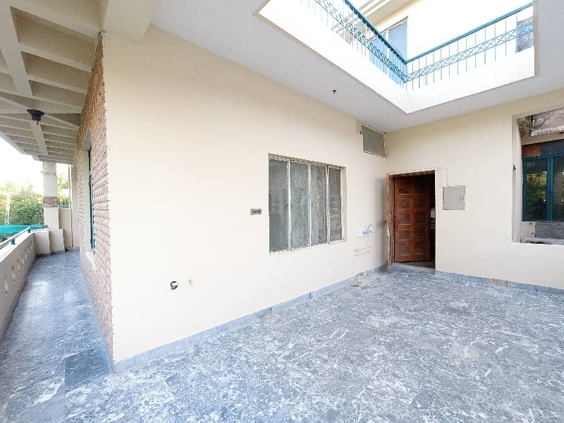 On Excellent Location 400 Square Yards House In Central G-9/1 For sale 27