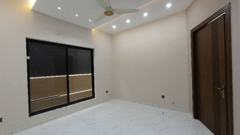 D-12 House Sized 4500 Square Feet For rent 3