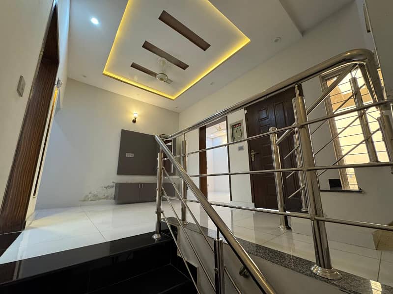 05 Marla Luxury Designer House For Sale In Bahria Orchard Lahore In Low budget price 3