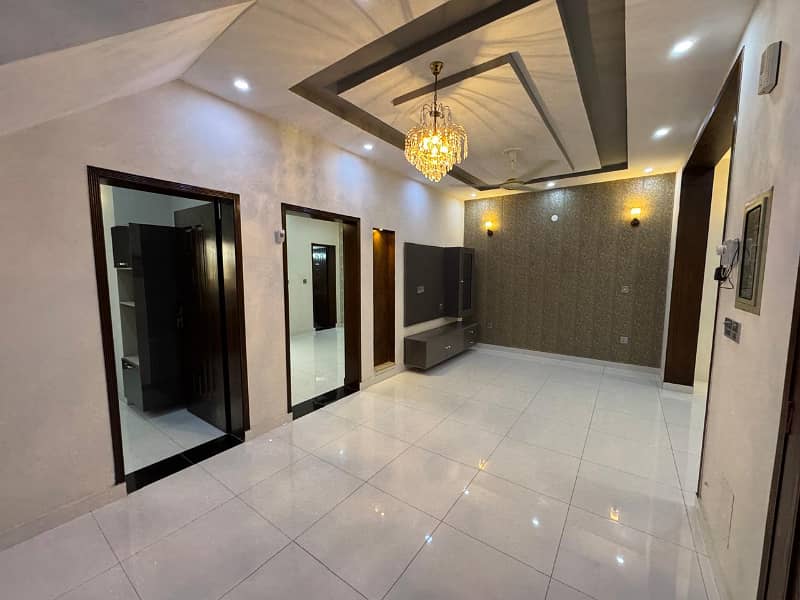 05 Marla Luxury Designer House For Sale In Bahria Orchard Lahore In Low budget price 5