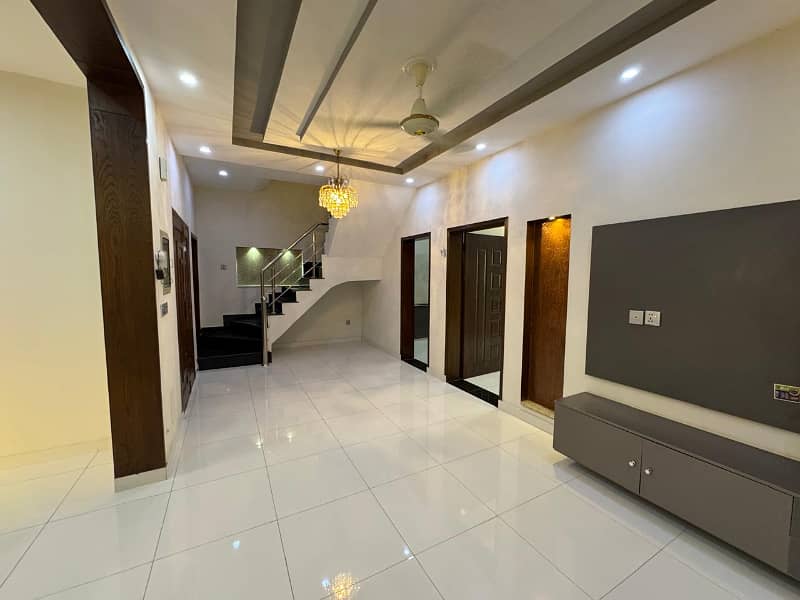 05 Marla Luxury Designer House For Sale In Bahria Orchard Lahore In Low budget price 14