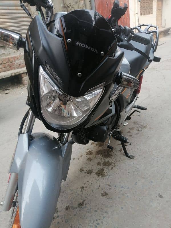 Honda cb150f lush condition 8