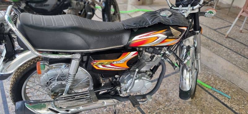 honda cg 125 black ,1st owner,navy officer 8