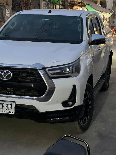 Toyota Hilux 2021 1