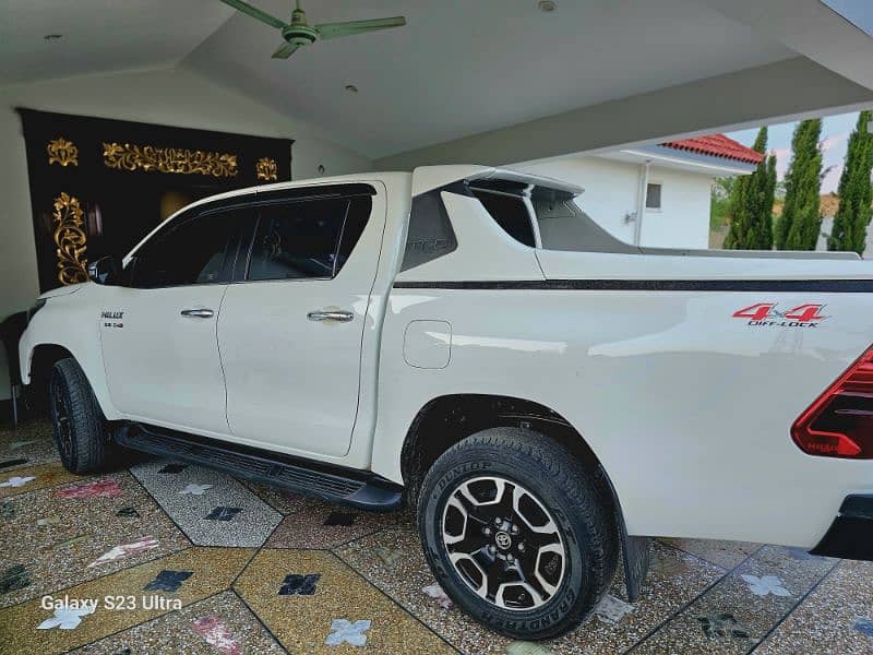 Toyota Hilux 2021 5