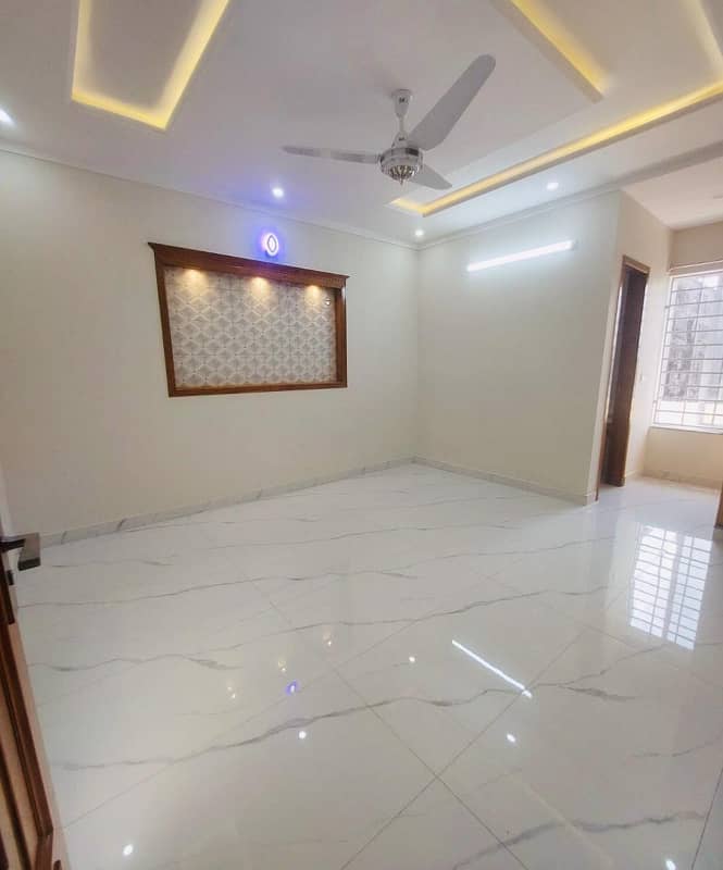 G-10/2 Beautiful Upper Portion 1/Kanal Very Reasonable Rent 4