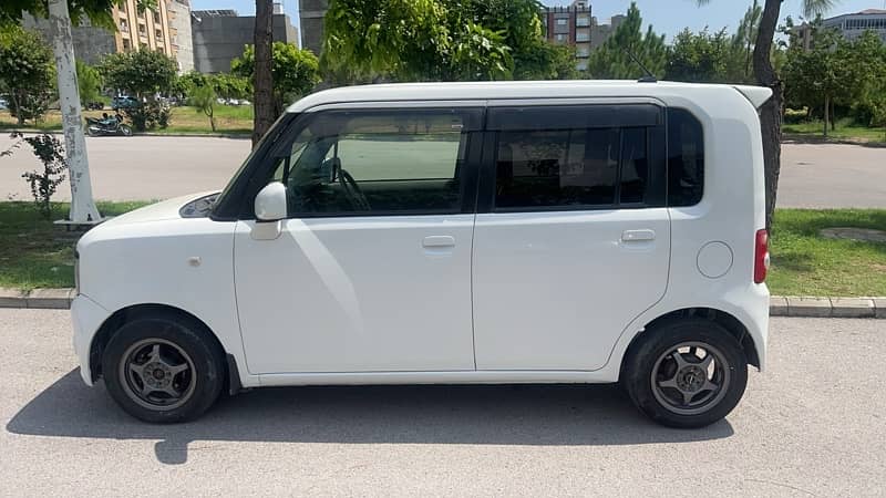 Daihatsu Move Conte 2012 9