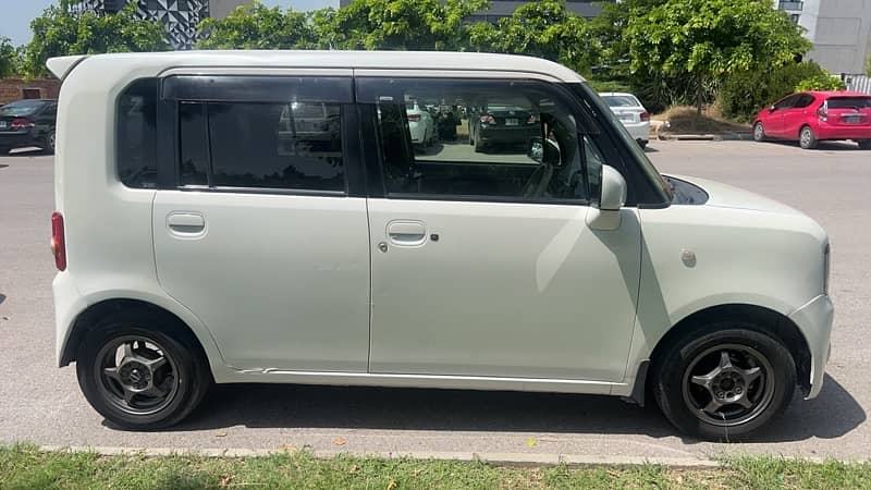 Daihatsu Move Conte 2012 10