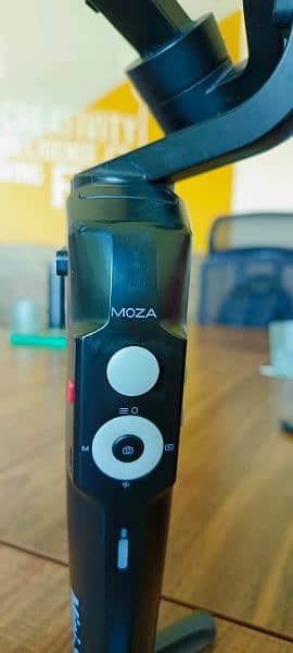 Moza Mini-S professional Essential Smartphone Gimbal (Black) 4