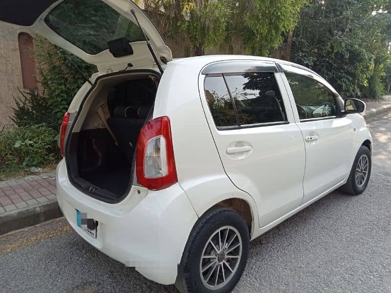 Toyota Passo 2015 full option genuine condition 4