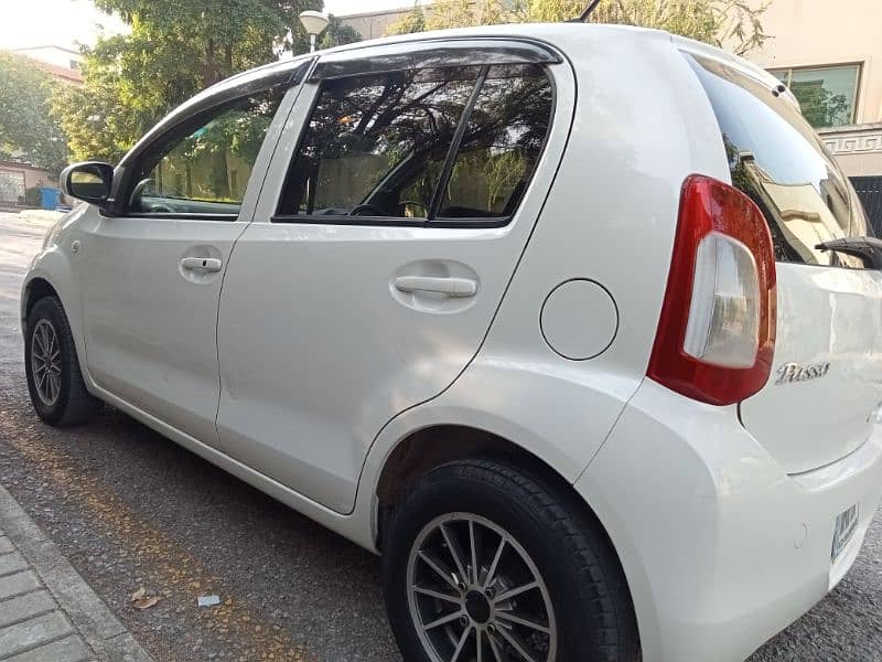 Toyota Passo 2015 full option genuine condition 5