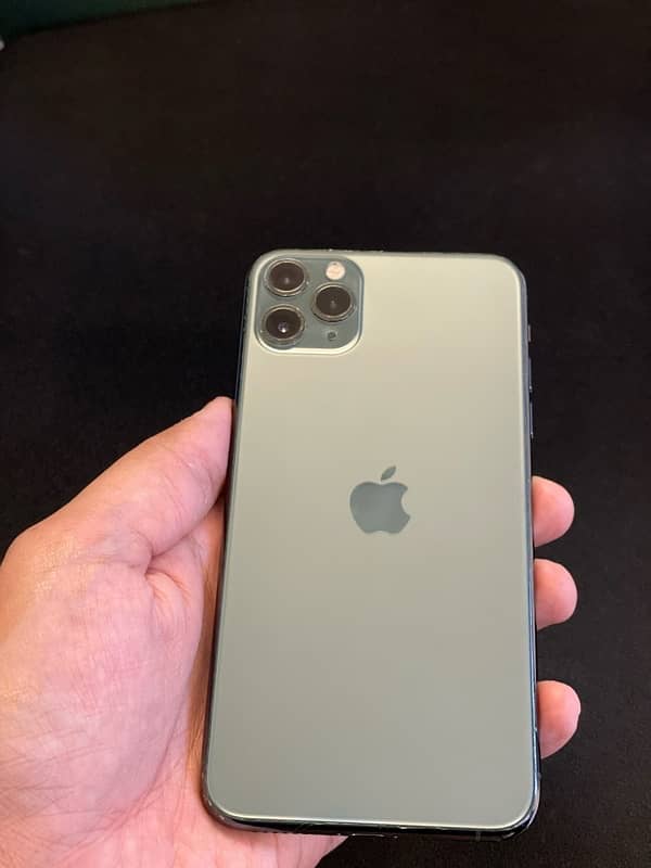 iphone 11 pro max 64 GB PTA Approved factory unlocked 3