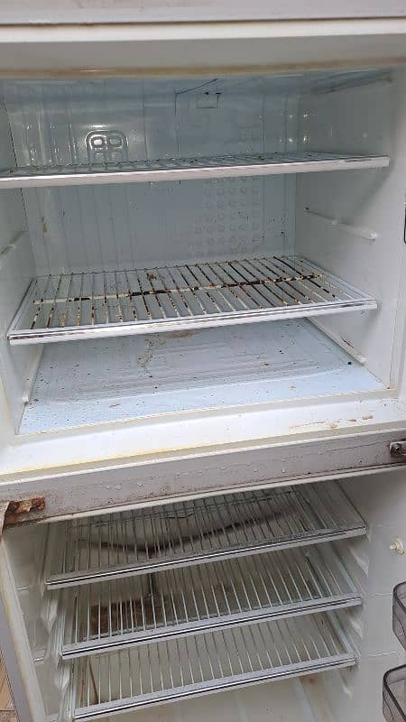 Home Used Refrigerator Good Condition Lahore Cantt 1