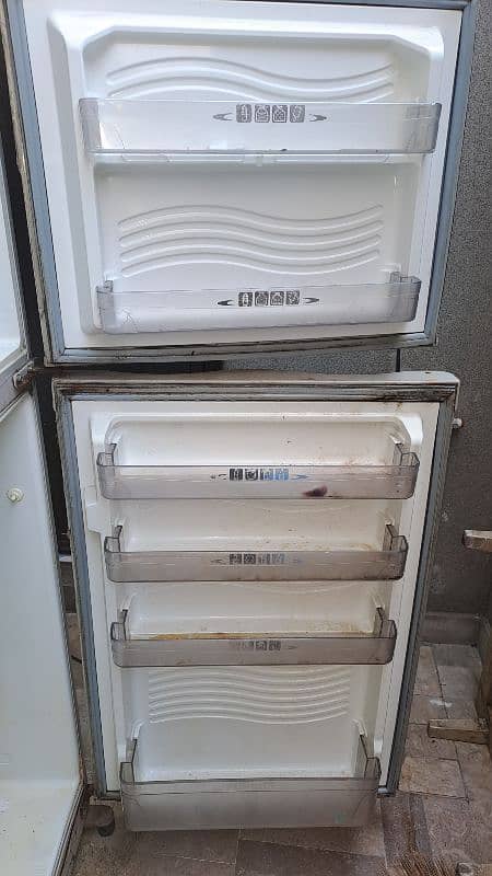 Home Used Refrigerator Good Condition Lahore Cantt 3