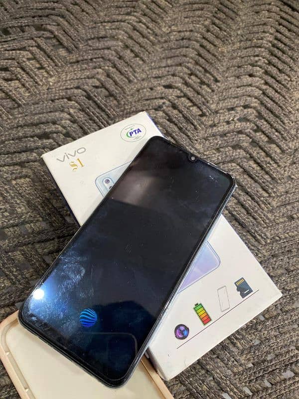 vivo s1 8/256 very good condition 3