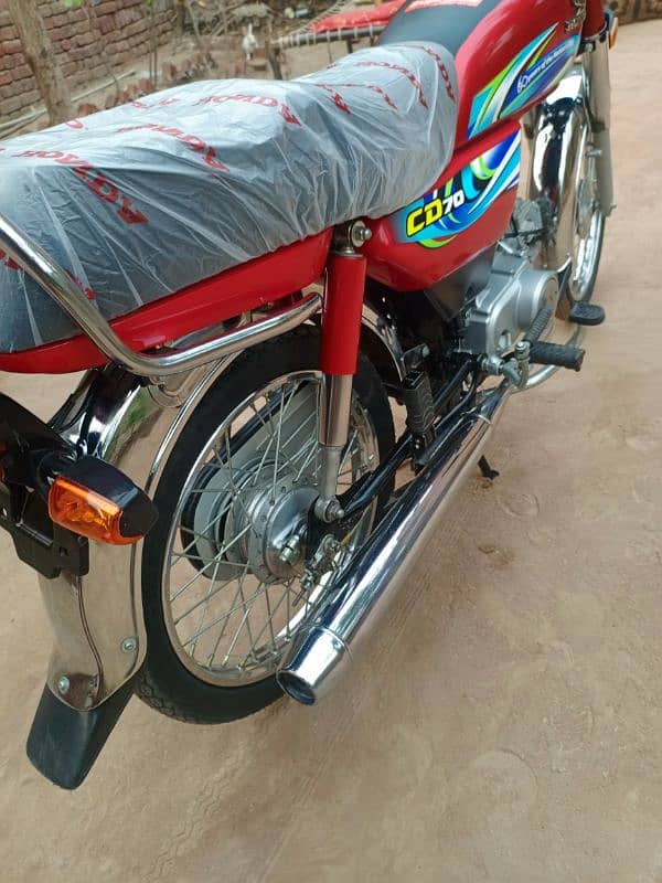 Honda CD 70 24 model for sell brand new fresh condition 03446464638 8