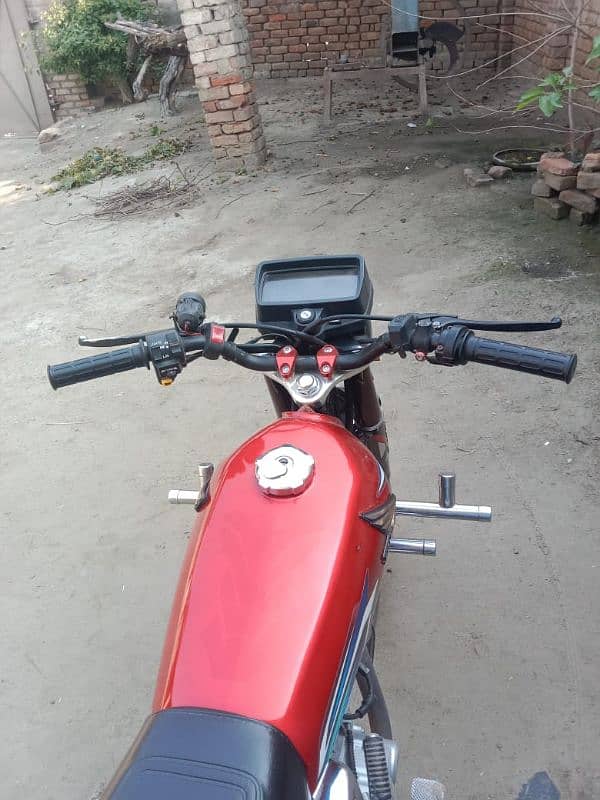 Honda 125 22 Model 23 shape 18