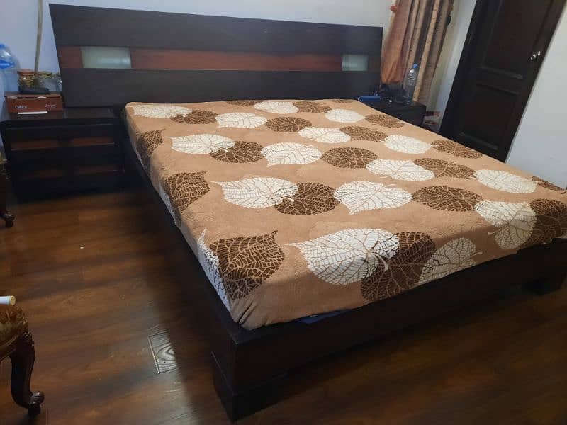 King Size Bed || Wooden Bed || Side Tables || 0