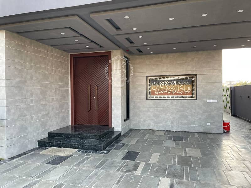 10 MARLA LIKE A BRAND NEW MODERN DESIGN HOUSE FOR RENT IN DHA PHASE 5 TOP LOCATION 1