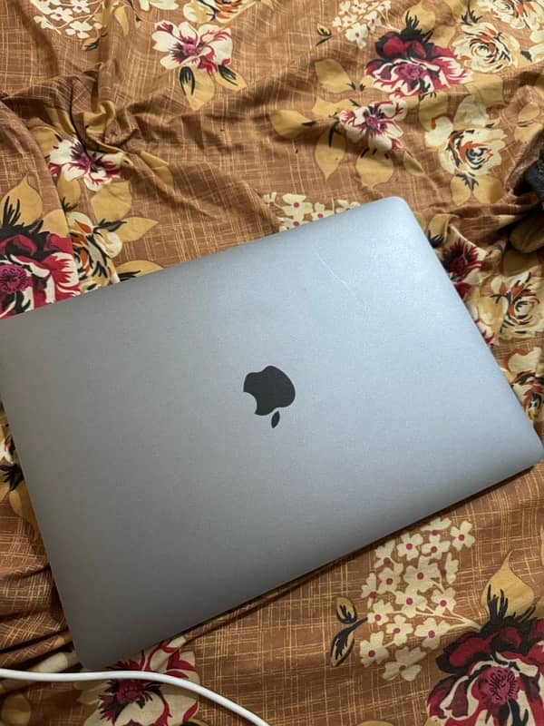 macbook pro 2020 13 inch 1