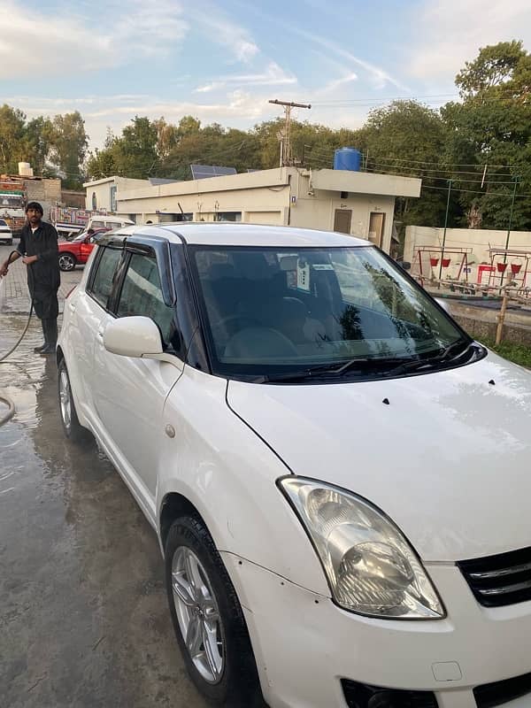 Suzuki Swift 2011 1