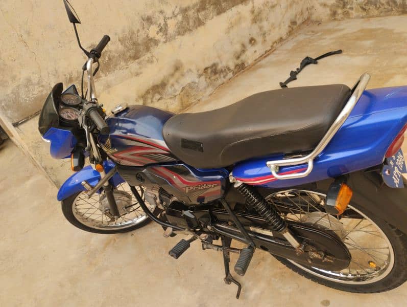 Honda Pridor 100  / Condition 10/10 Blue Color 4