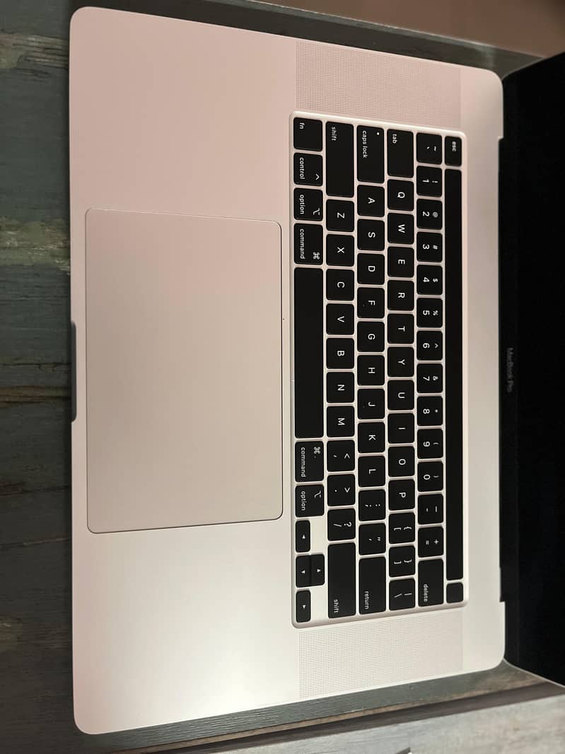 Macbook Pro 2019 16 inch | corei7 9gen | 32ram 512ssd | 2.6GHz 4