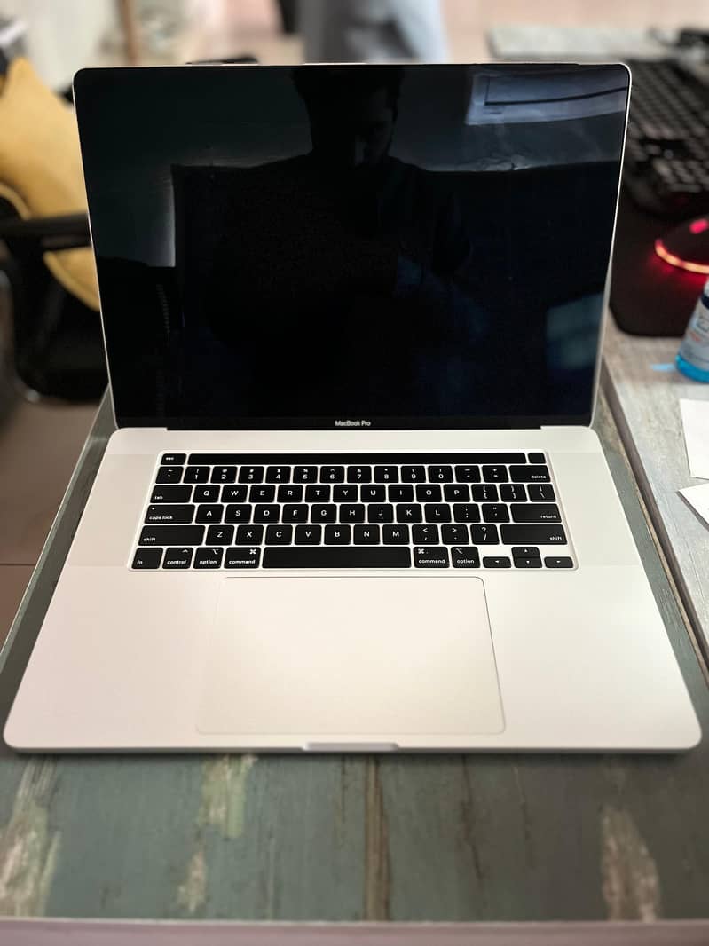 Macbook Pro 2019 16 inch | corei7 9gen | 32ram 512ssd | 2.6GHz 5