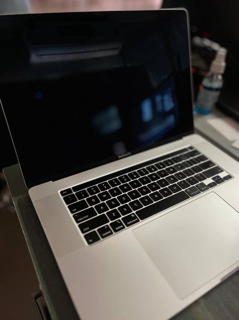 Macbook Pro 2019 16 inch | corei7 9gen | 32ram 512ssd | 2.6GHz 6