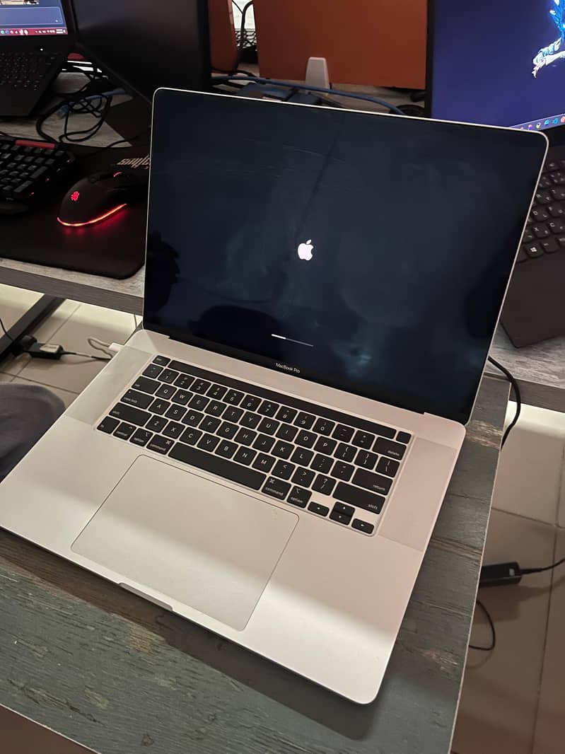 Macbook Pro 2019 16 inch | corei7 9gen | 32ram 512ssd | 2.6GHz 7