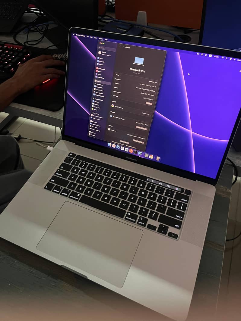 Macbook Pro 2019 16 inch | corei7 9gen | 32ram 512ssd | 2.6GHz 11