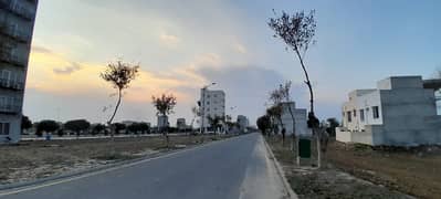 Prime Location 10 Marla Residential Plot In Central New Lahore City - Block B For sale 0